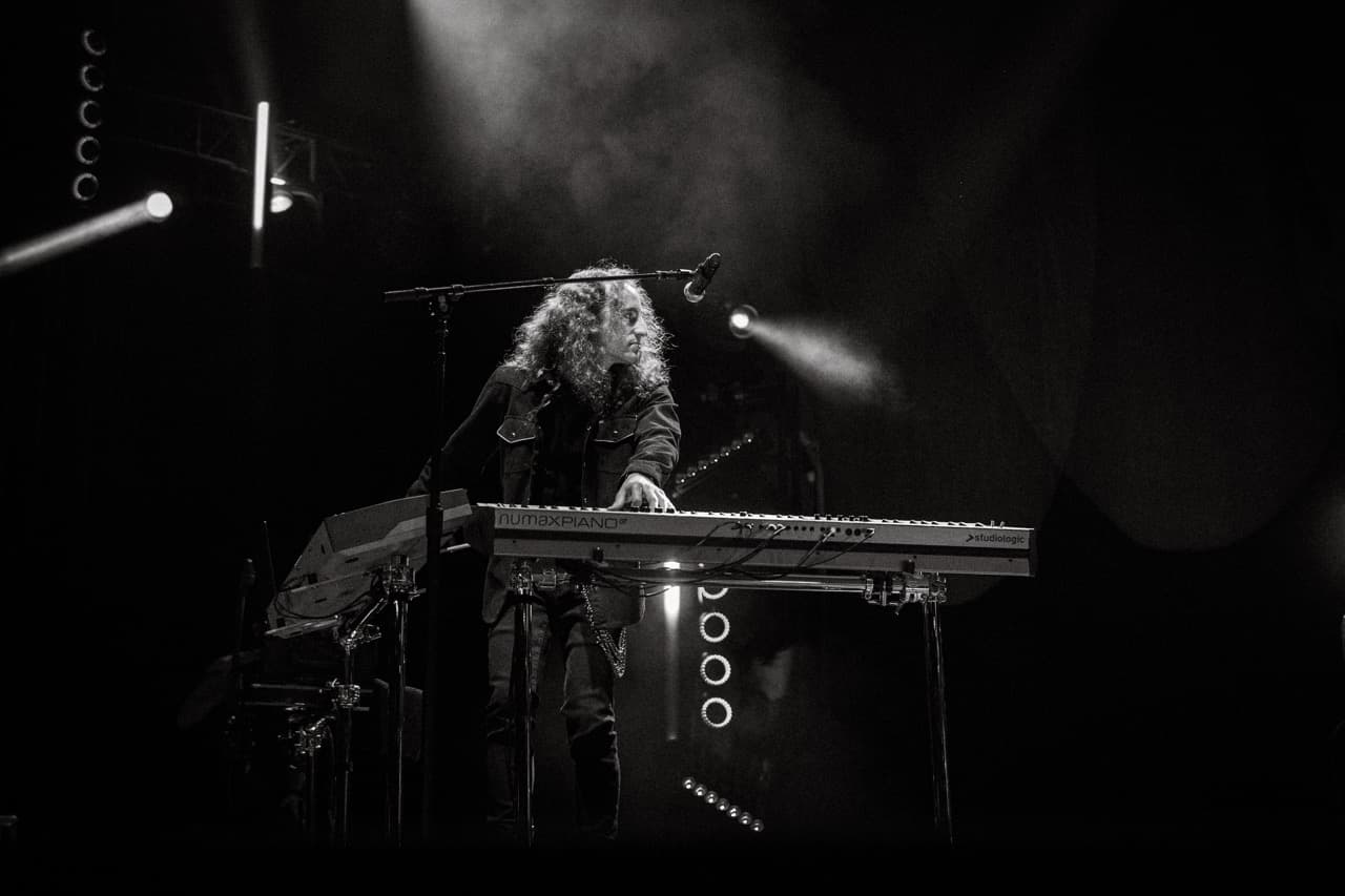 Toto — 16